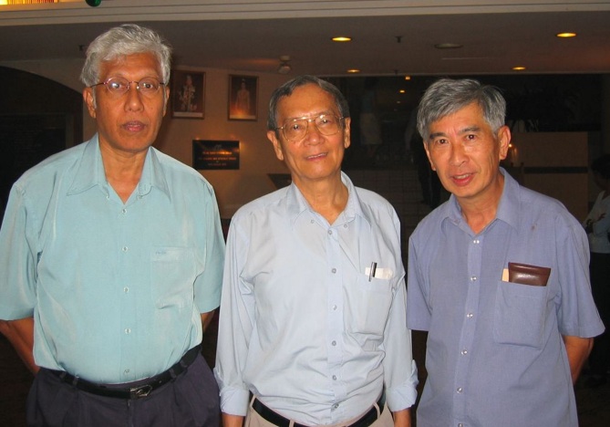 Ari, Hong Siang and Norman Feb
2006